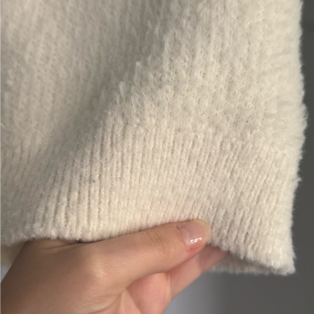 Elegant White Sweater Knit Tank Top - Picture 5 of 13